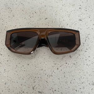 Dezi “backtrack” sunglasses